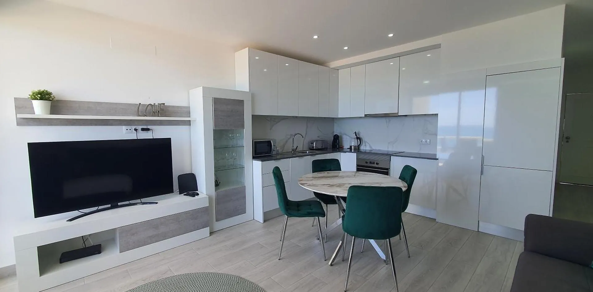 Acr Holiday Apartment Quarteira
